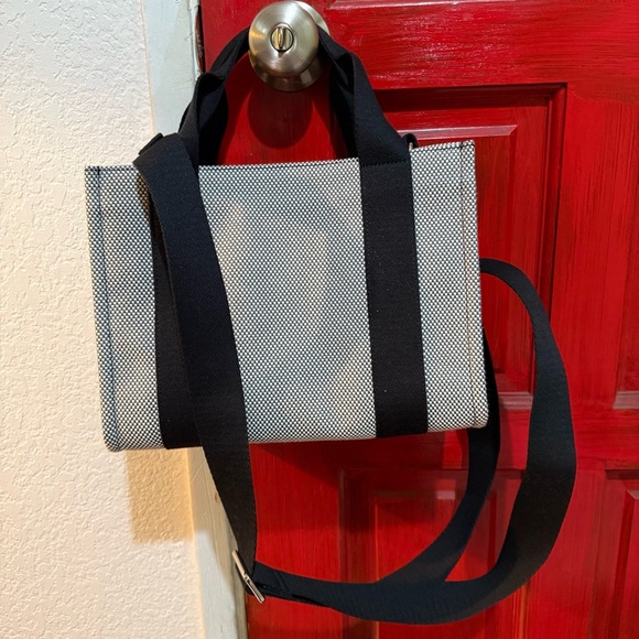 Lululemon 4.5L tote purse - Picture 2 of 6